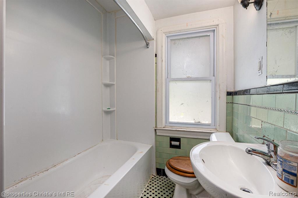 5115 YORKSHIRE Road, Detroit, MI 48224 — Photo 11