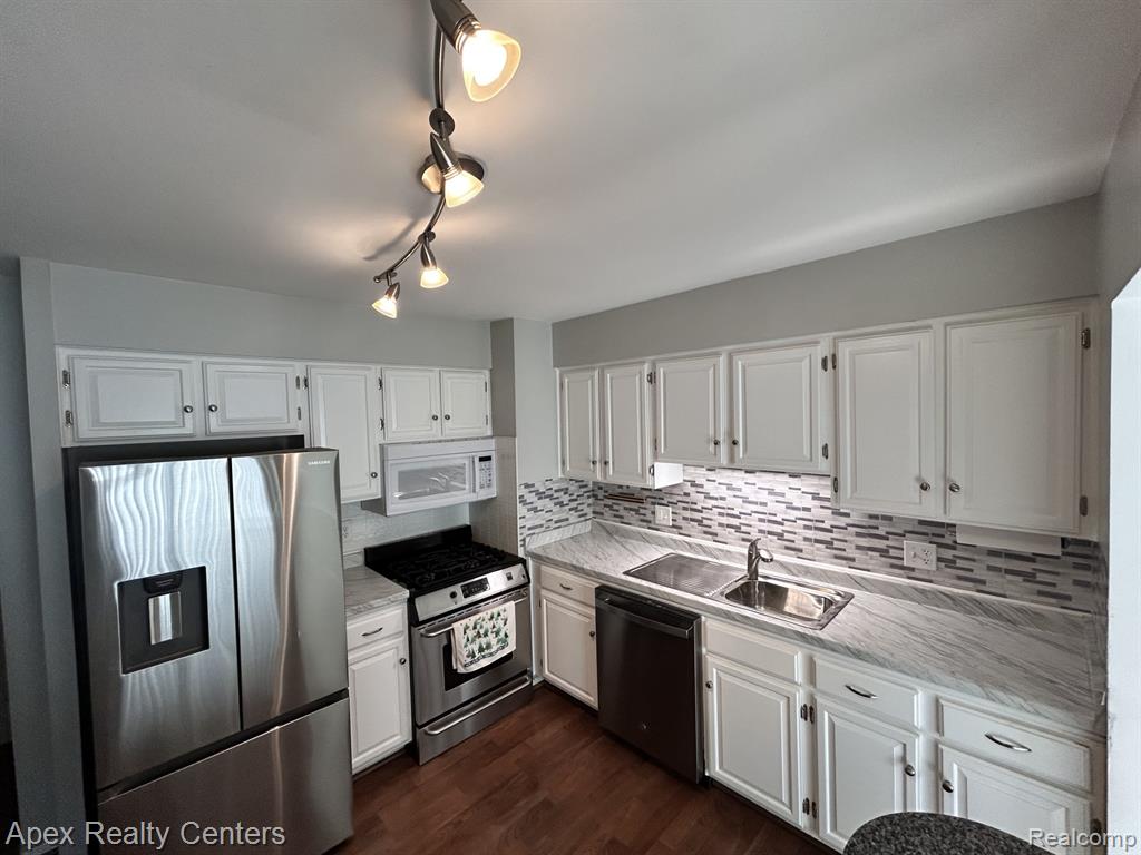 41682 Bedford Drive, Canton, MI 48187 — Photo 14