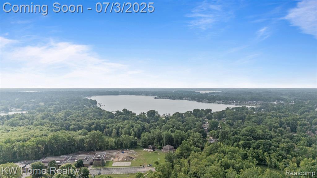 5575 Berkley Drive, Waterford, MI 48327 — Photo 28