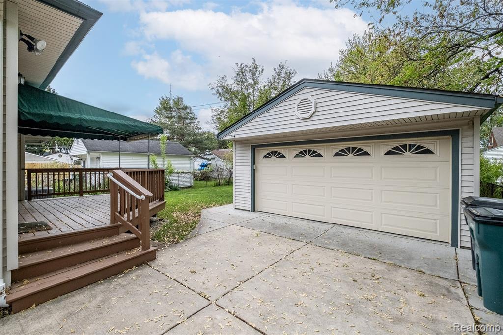1863 Thomas Avenue, Berkley, MI 48072 — Photo 48