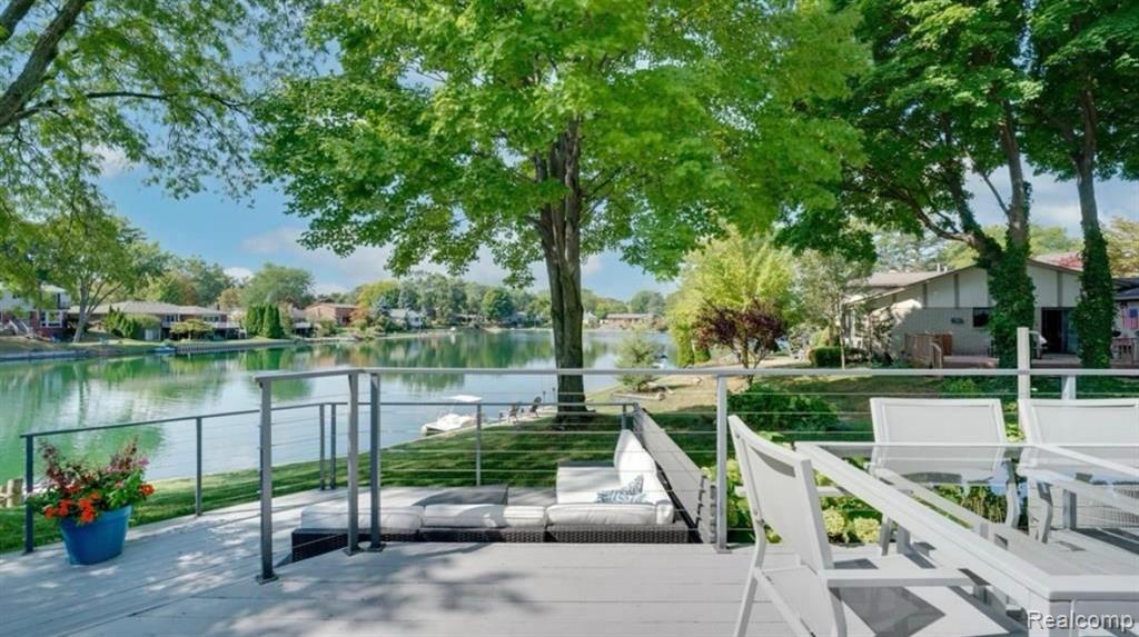 6749 Little Creek Drive, Troy, MI 48085 — Photo 8