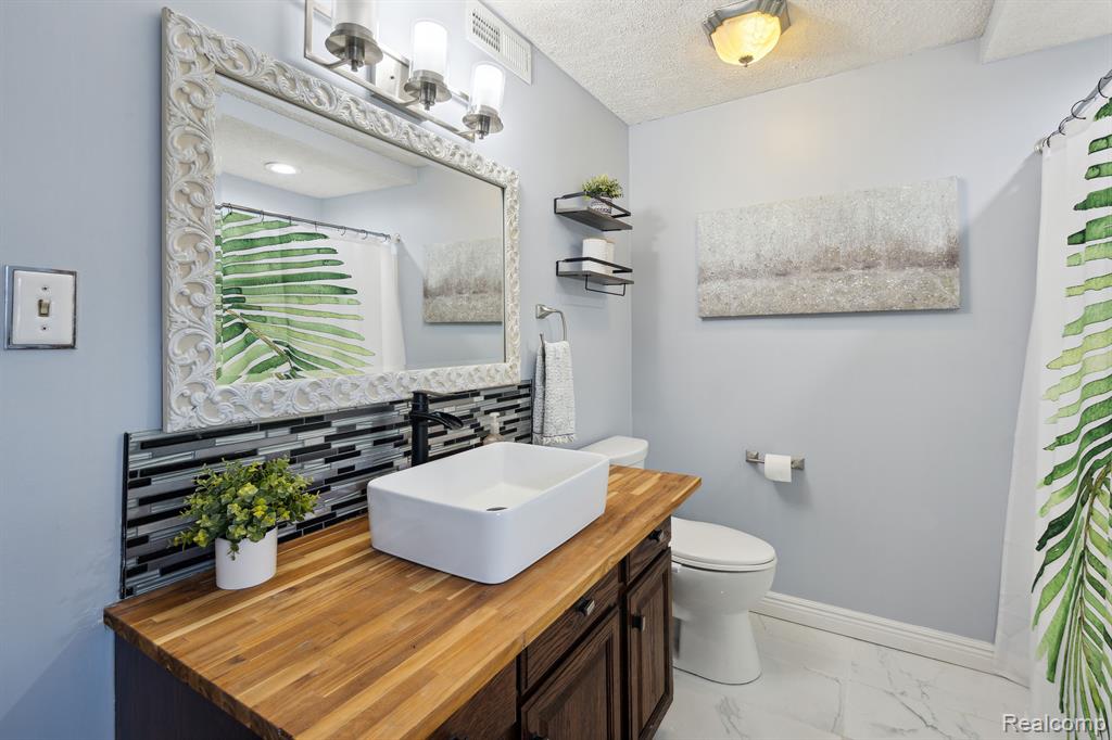 6187 THREE LAKES Drive, Brighton, MI 48116 — Photo 23