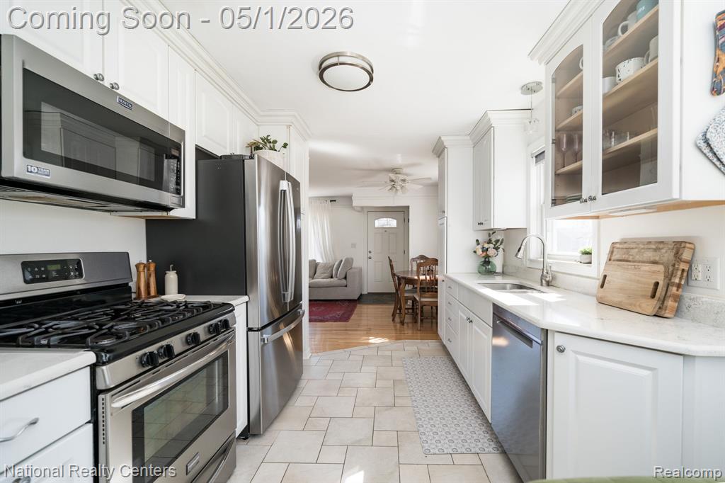 8341 Shari Drive, Westland, MI — Photo 8