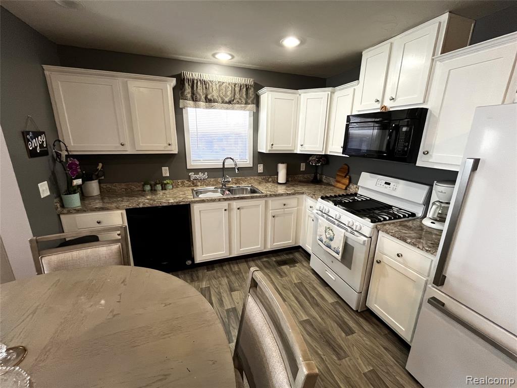 15376 Enchante Drive, Clinton Twp, MI 48038 — Photo 9