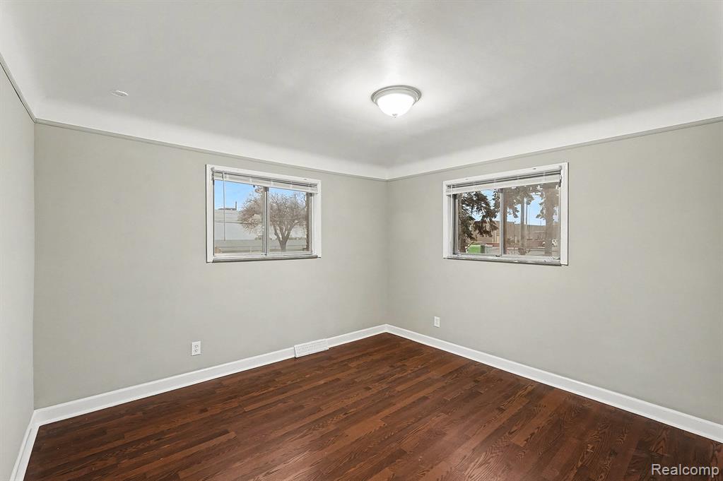 7356 Wiegand, Center Line, MI 48015 — Photo 6