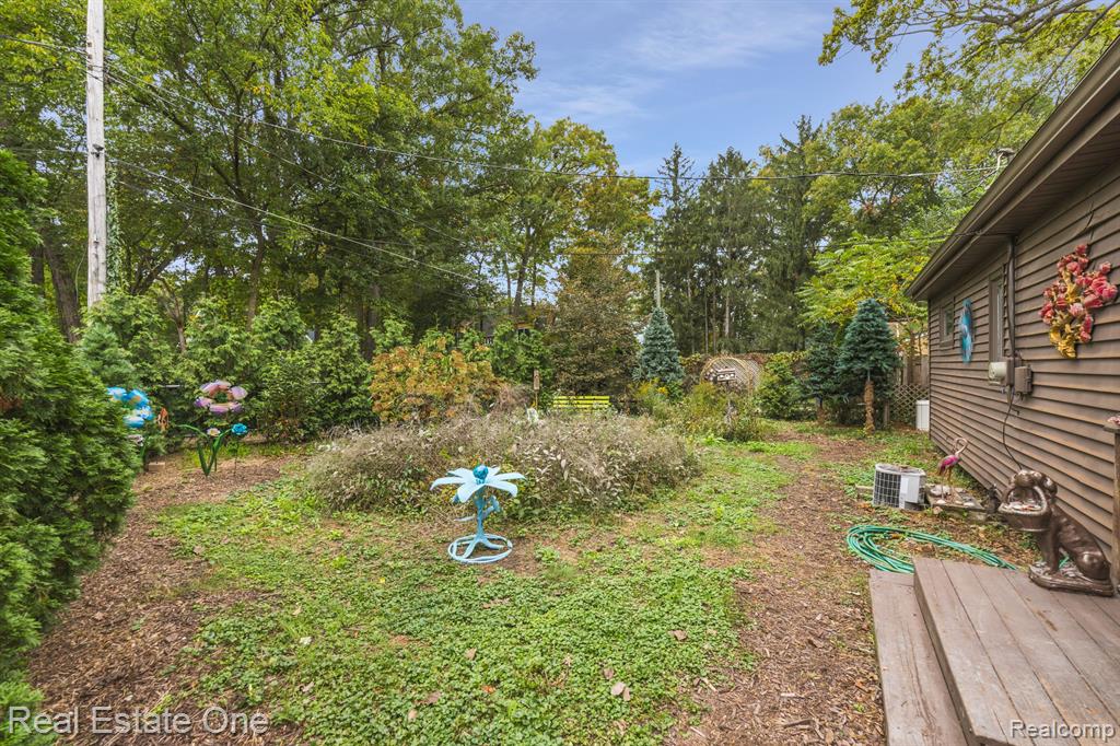 200 E CANYON Drive, Milford, MI 48380 — Photo 38