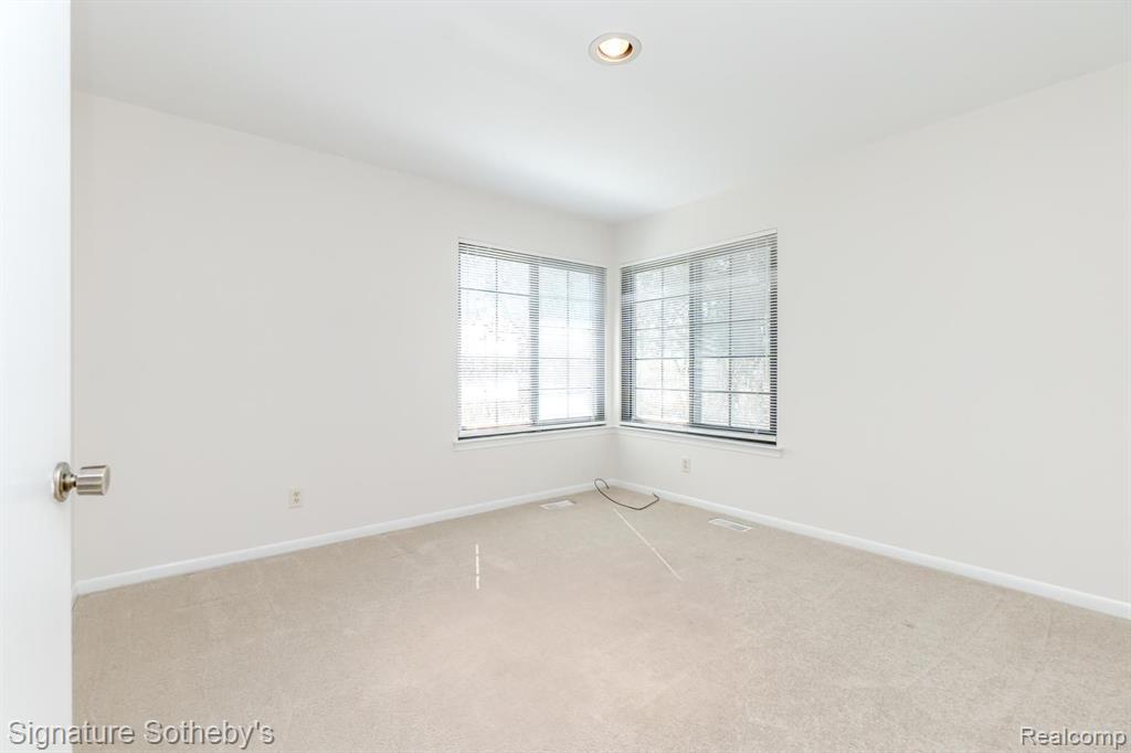 6015 PEBBLE LANE, West Bloomfield, MI — Photo 34