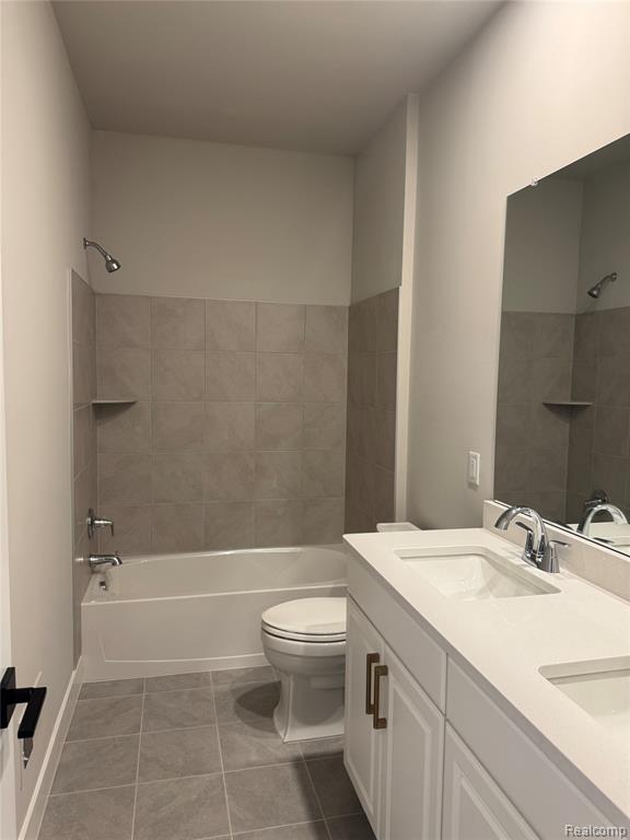 2417 Provencal Drive, Commerce Twp, MI 48382 — Photo 25