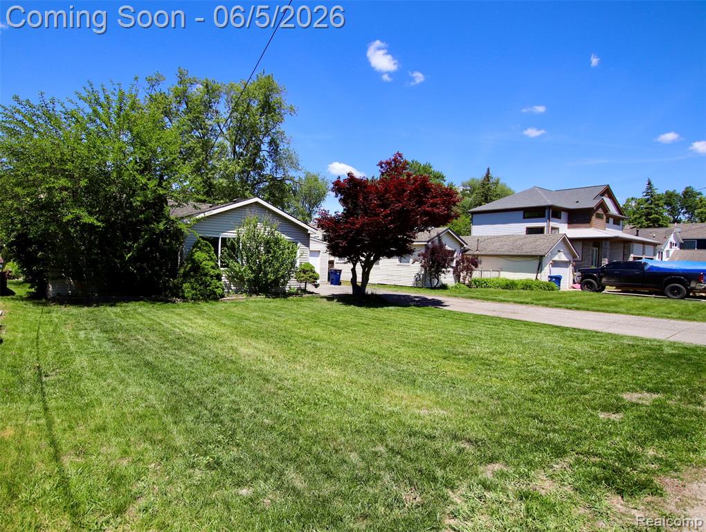 7044 Desmond Road, Waterford, MI 48329 — Photo 4