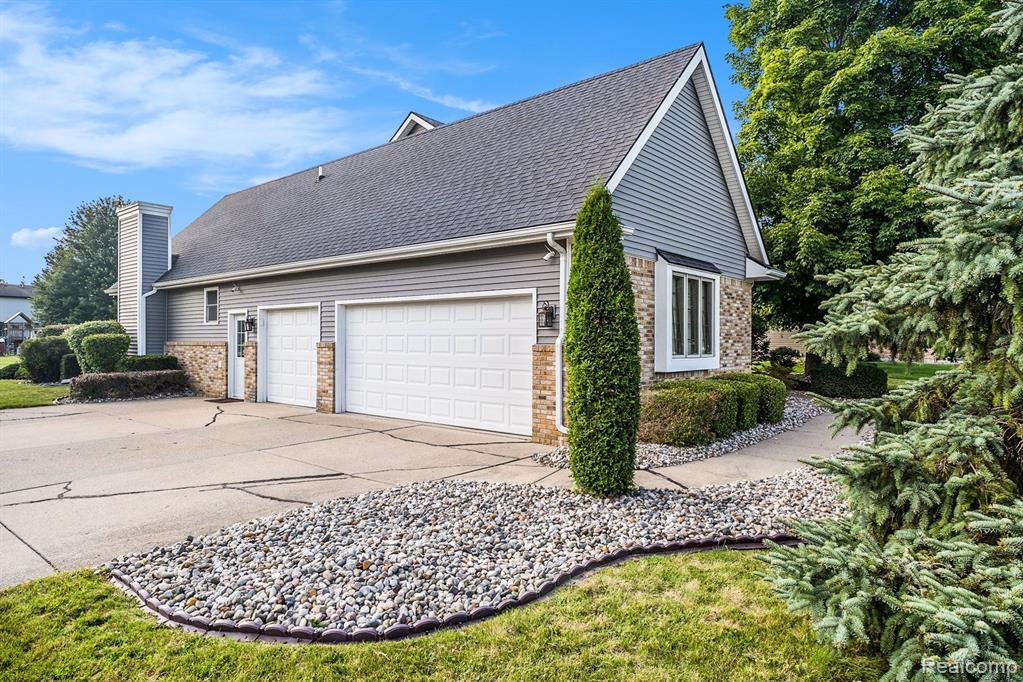 6084 Chatham Court, Grand Blanc, MI 48439 — Photo 4