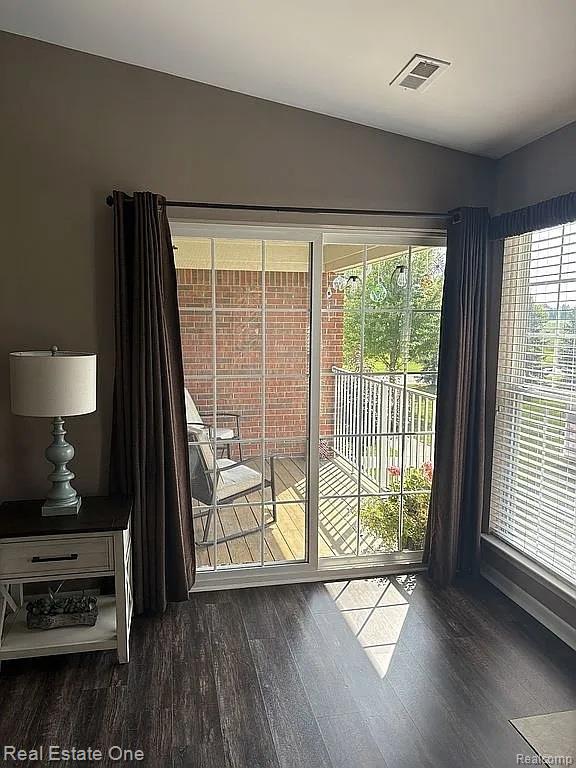 52069 Naugatuck Drive, 47, Macomb, MI 48042 — Photo 8
