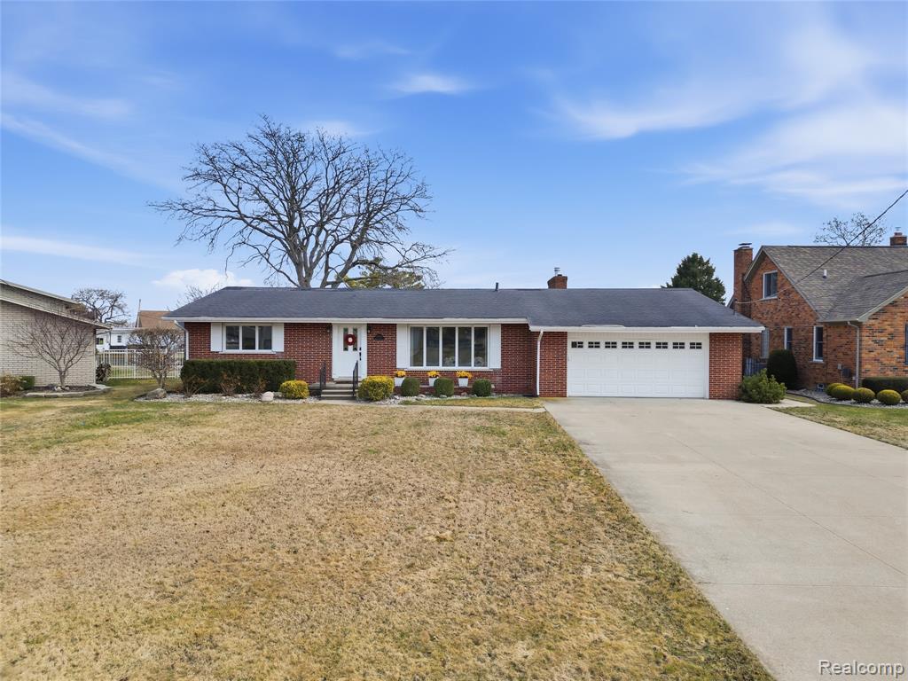 49750 Nautical Drive, Chesterfield, MI 48047 — Photo 44