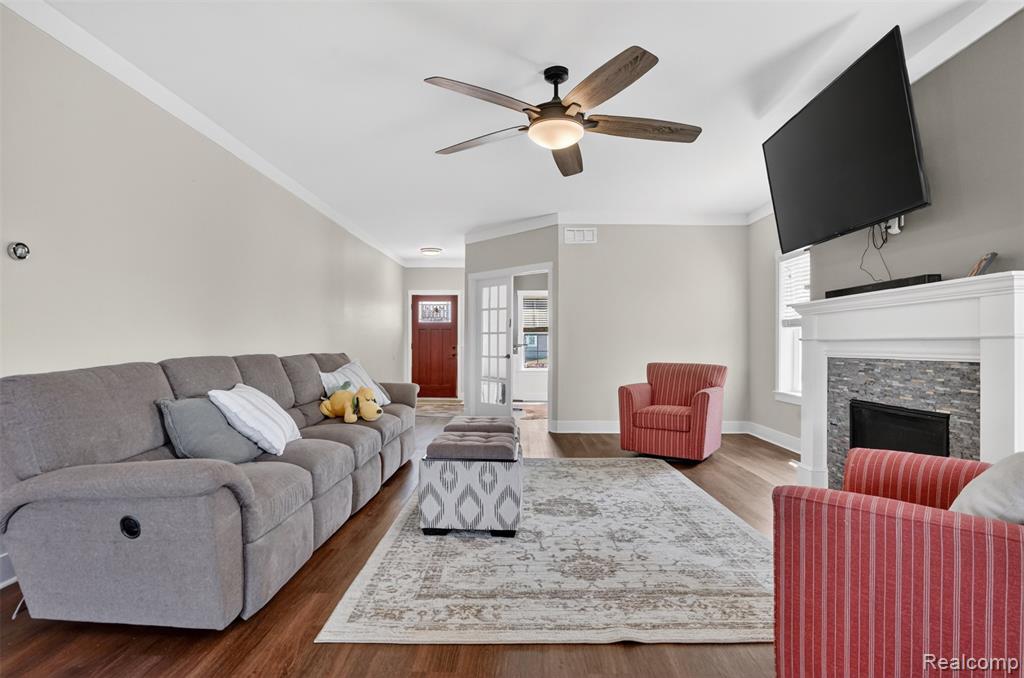 3524 Amber Oaks Drive, Howell, MI 48855 — Photo 8