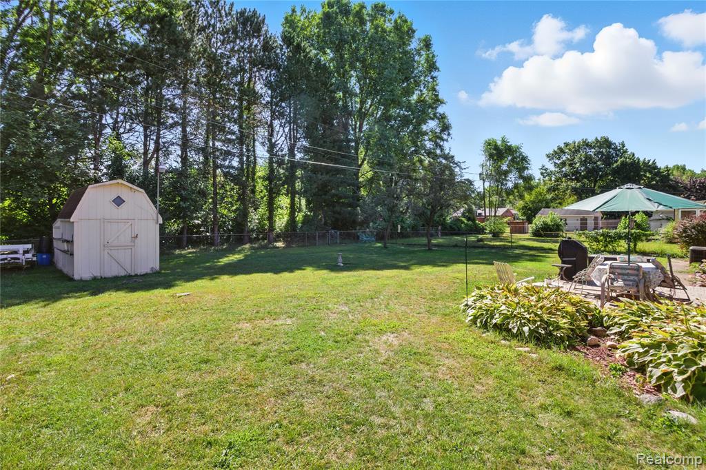 51088 Fairlane Drive, Shelby Twp, MI 48316 — Photo 8