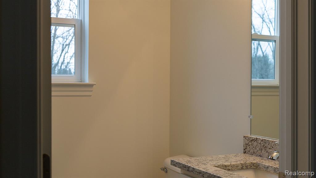 74 GUANONOCQUE Street, Auburn Hills, MI 48326 — Photo 25