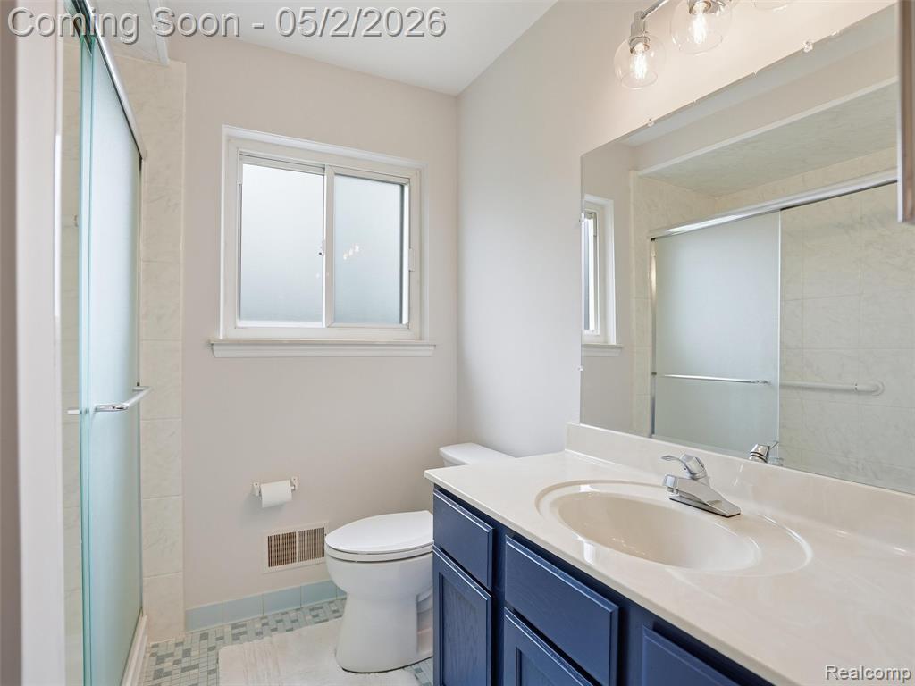8618 Alwardt Drive, Sterling Heights, MI 48313 — Photo 19
