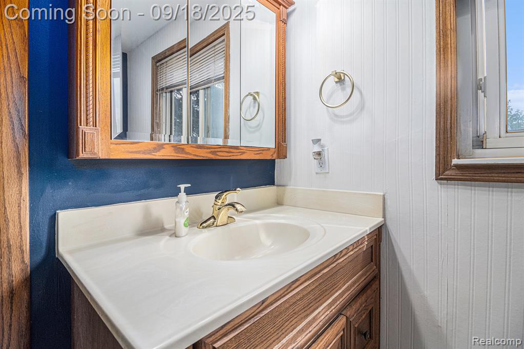 15721 Kristin Lane, Riverview, MI 48193 — Photo 22