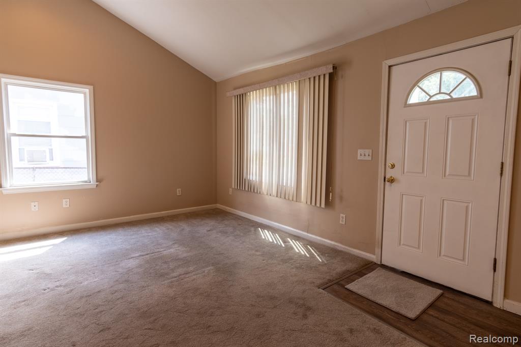 623 E Brockton Avenue, Madison Heights, MI 48071 — Photo 6