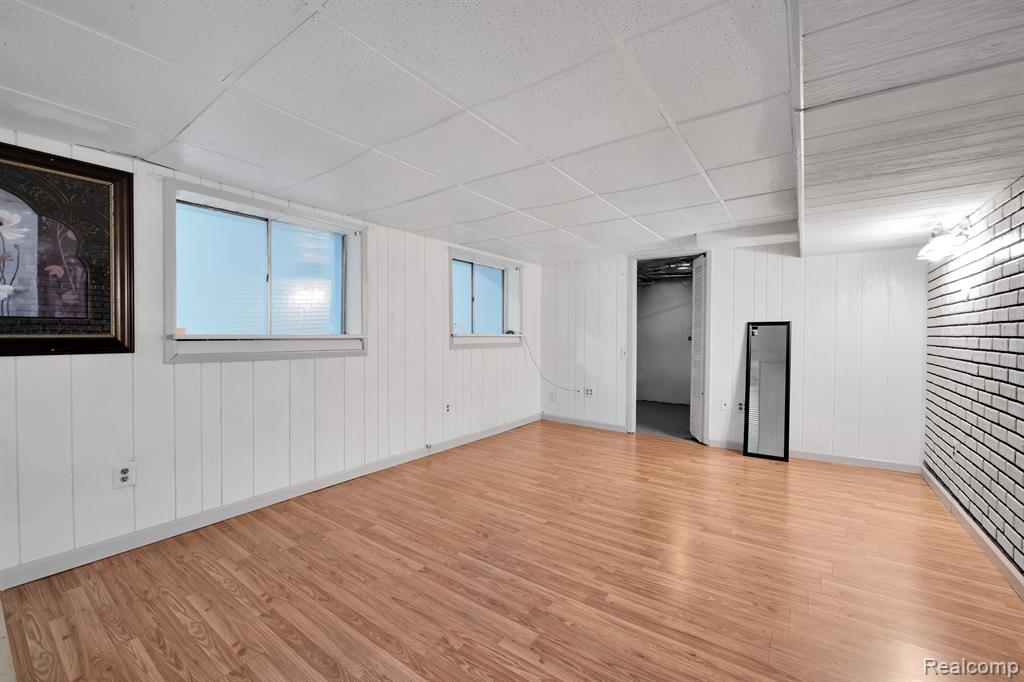 4667 E 13 MILE Road, Warren, MI 48092 — Photo 18