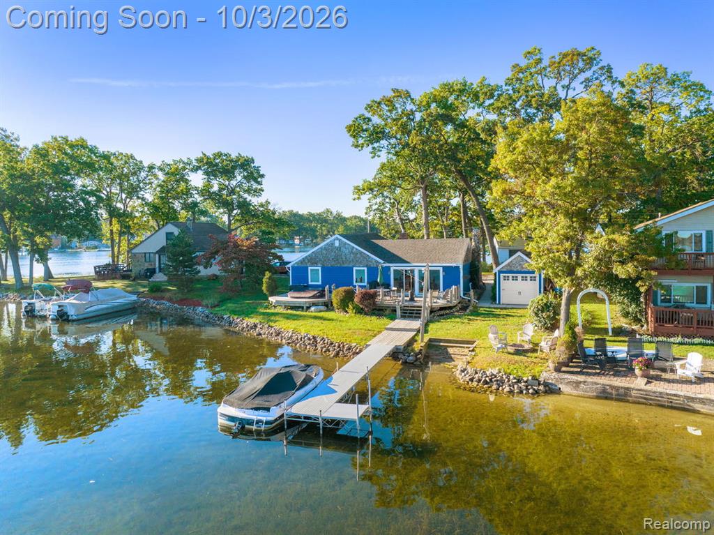 10008 LAKESIDE Drive, White Lake, MI