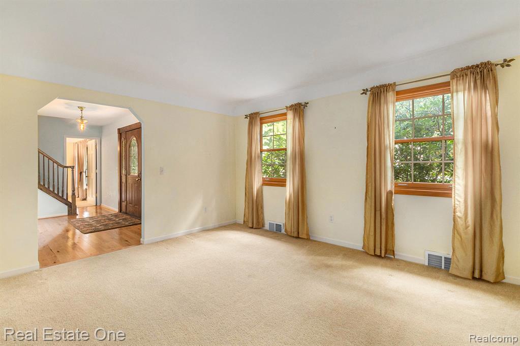 4255 Petrel Court, Highland, MI — Photo 5