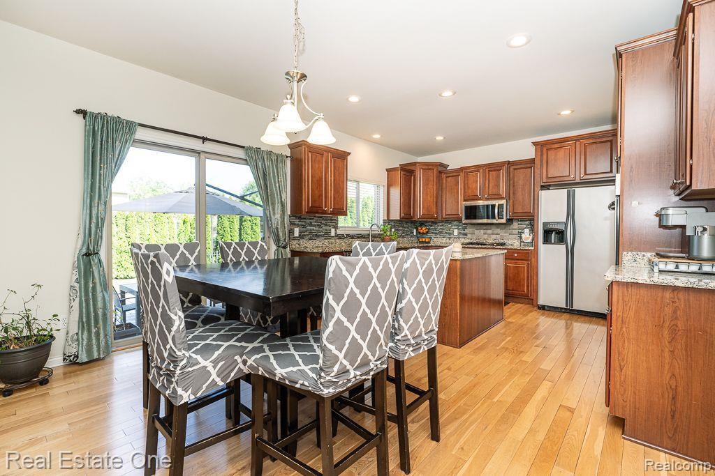 985 Monterey Lane, Rochester Hills, MI 48307 — Photo 18
