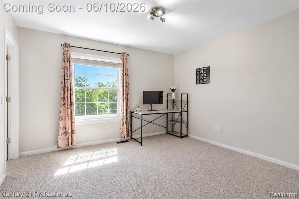 425 Cherry Grove Lane, Walled Lake, MI 48390 — Photo 36