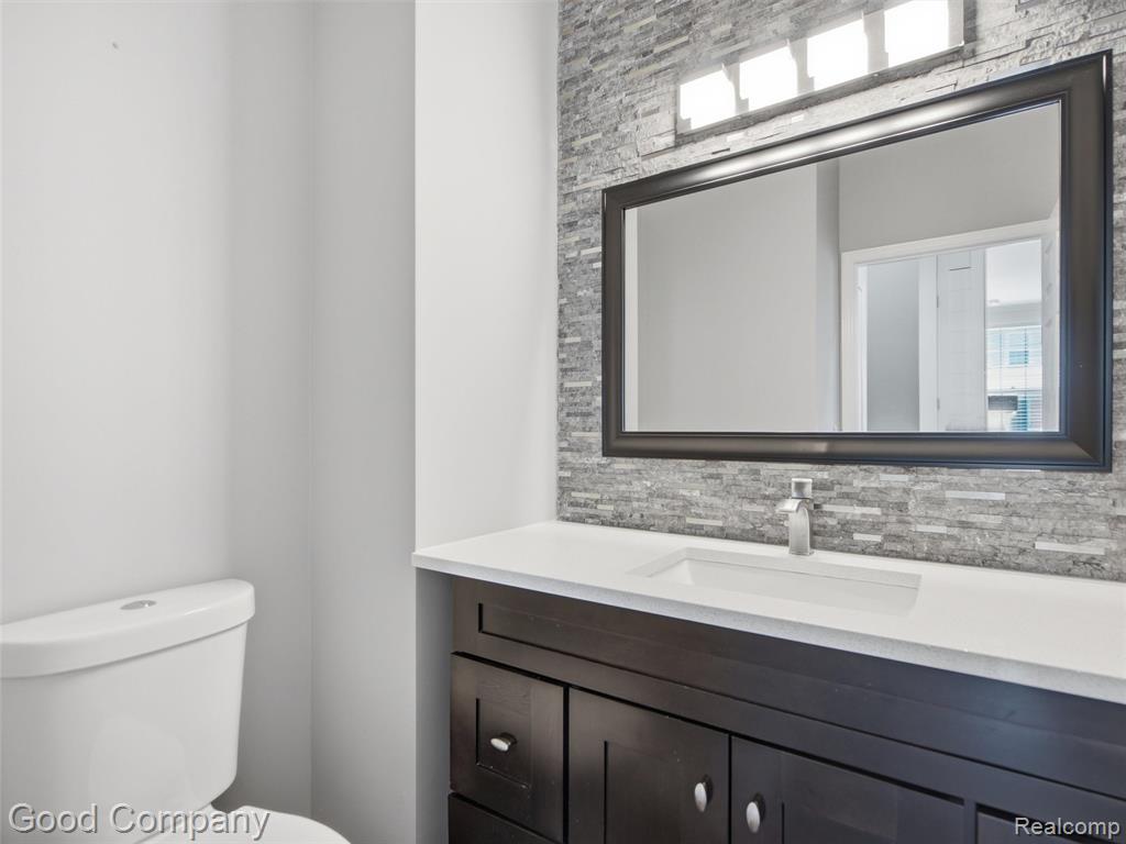 56612 Sunset Drive, Utica, MI 48316 — Photo 13