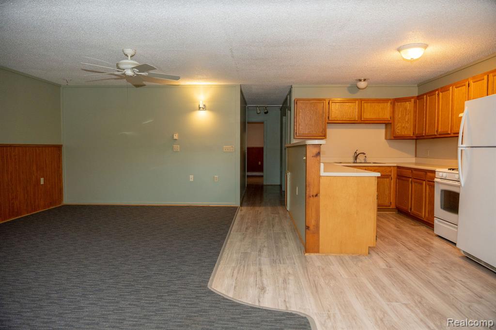 9887 W HIGGINS LAKE Drive, Roscommon, MI 48653 — Photo 48