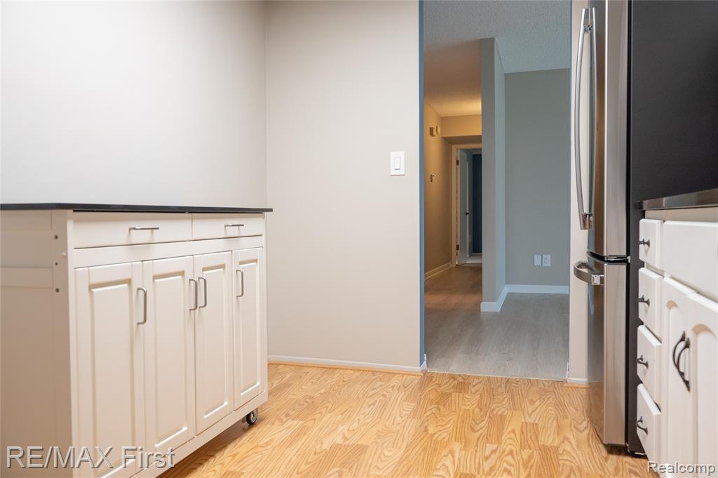 17865 University Park Drive, Livonia, MI 48152 — Photo 29