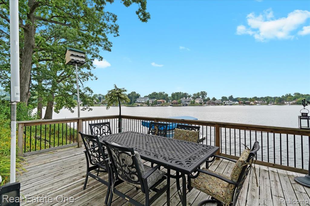 265 Oak Island Drive, Wolverine Lake, MI 48390 — Photo 37