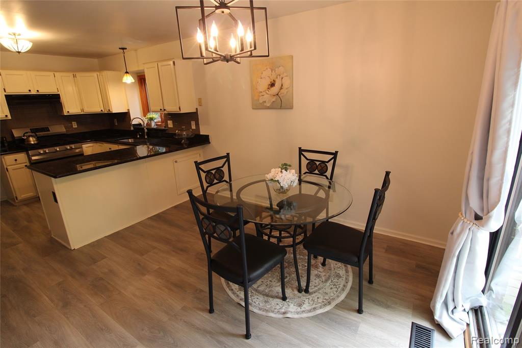 15743 Greenview, Fraser, MI 48026 — Photo 12