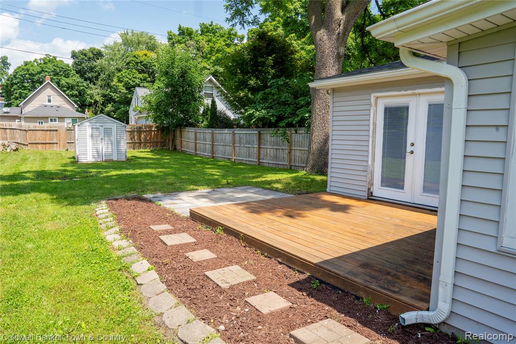 528 W Clinton Street, Howell, MI 48843 — Photo 3