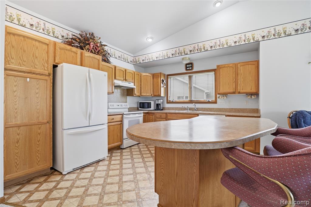 1089 Jenna Drive, 217, Davison, MI 48423 — Photo 3