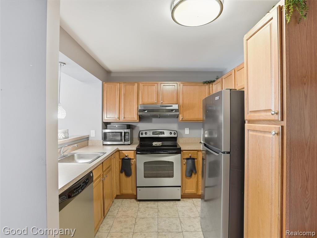 952 Bloomfield Village Boulevard, D, Auburn Hills, MI 48326 — Photo 7
