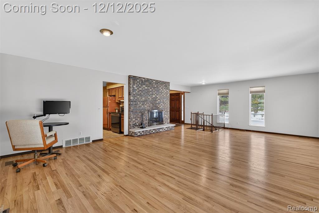 6347 Johnson Road, Flushing, MI 48433 — Photo 8