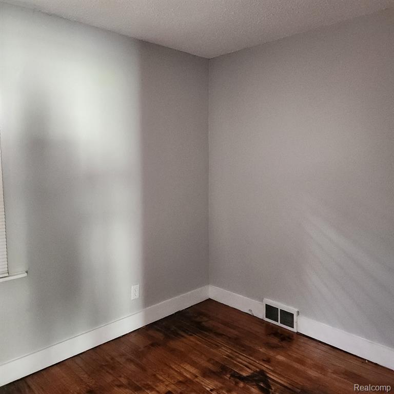 9924 MONTROSE Street, Detroit, MI 48227 — Photo 8