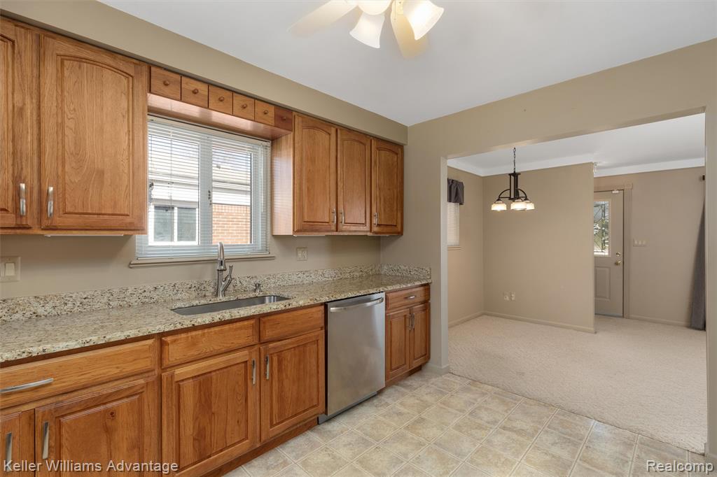 4652 Parker Street, Dearborn Heights, MI 48125 — Photo 10