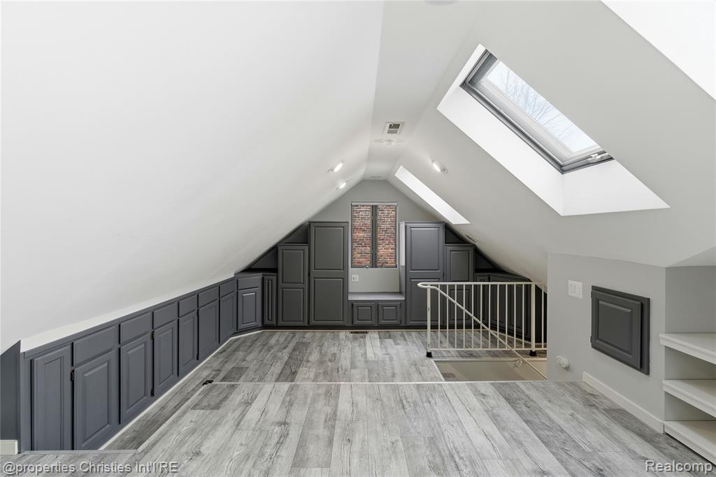 466 Touraine Road, Grosse Pointe Farms, MI 48236 — Photo 17