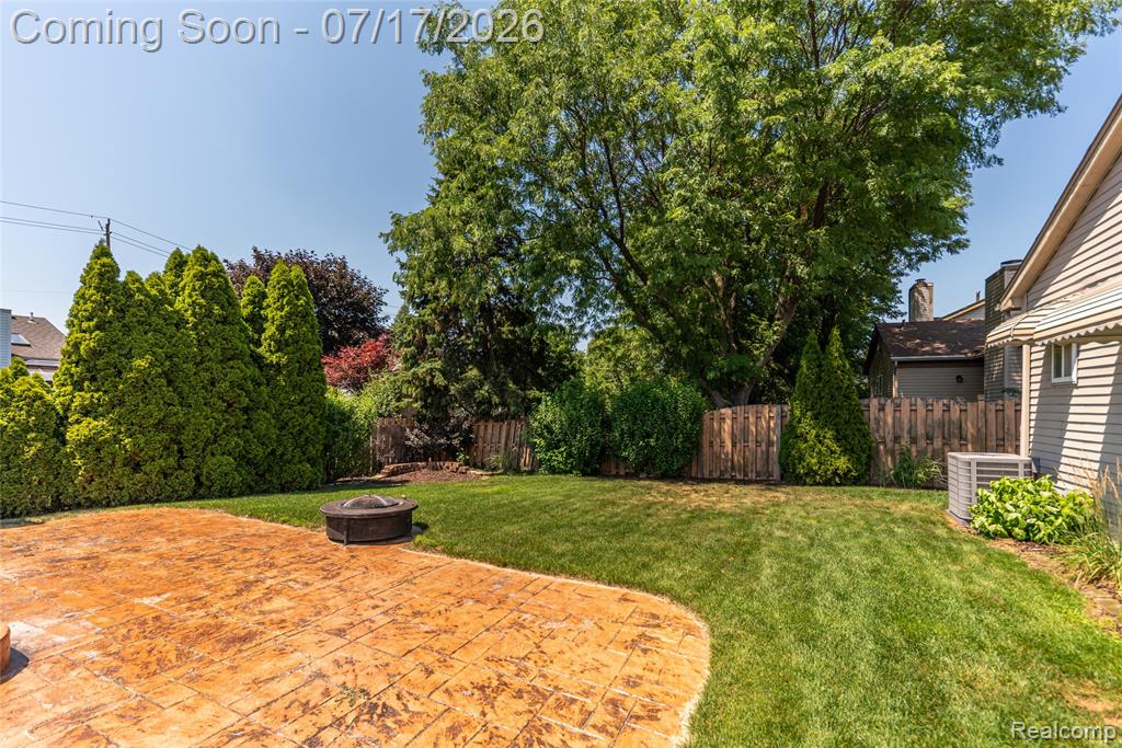 993 W Rose Avenue, Garden City, MI — Photo 8