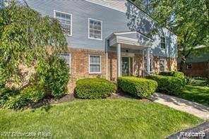 527 E University Drive, Rochester, MI 48307 — front exterior