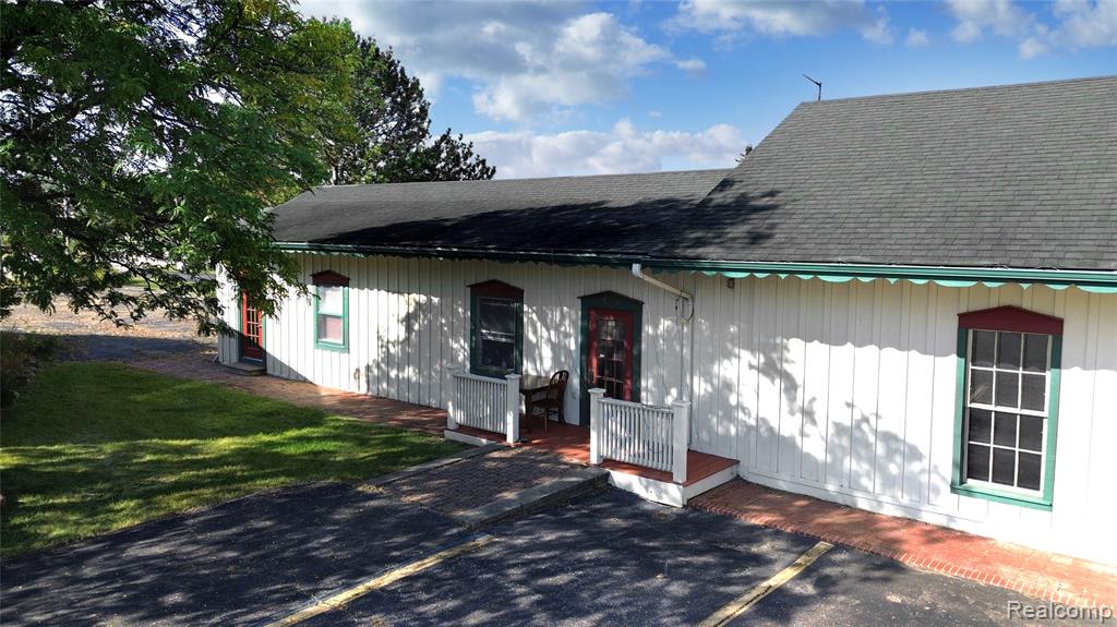 320 E Grand Blanc Road, Grand Blanc, MI 48439 — Photo 9