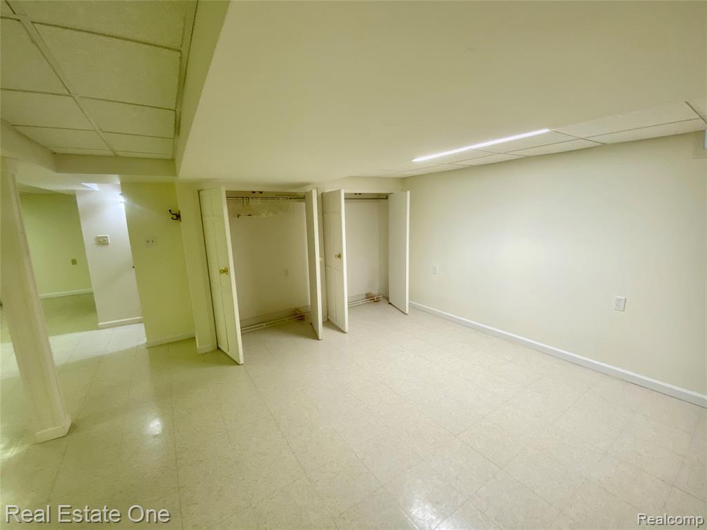 8262 Roselawn Street, Westland, MI — Photo 43