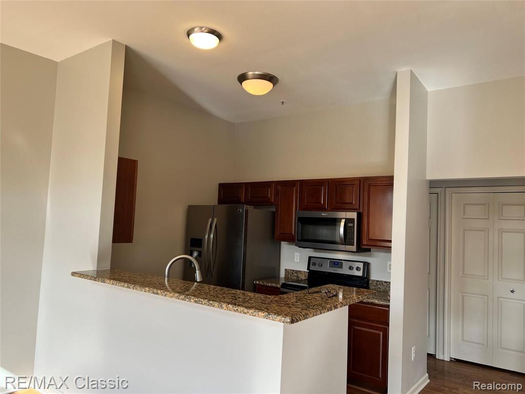 39773 ROCKCREST Circle, Northville, MI — Photo 5