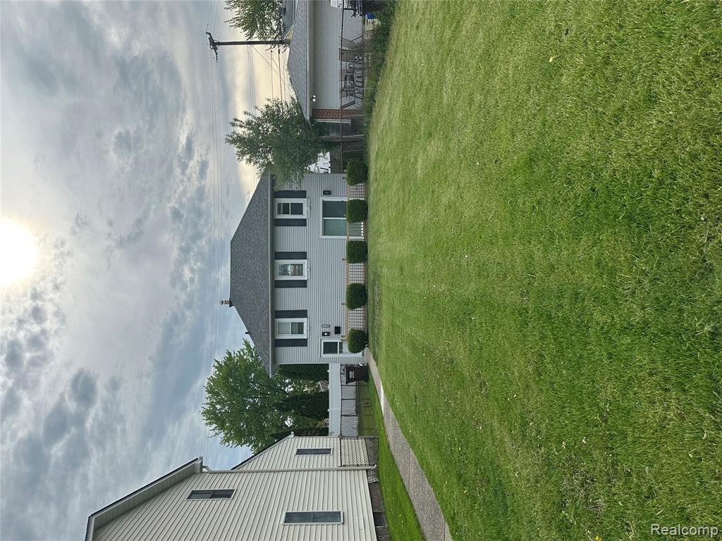 17788 Quarry St, Riverview, MI 48193 — Photo 2