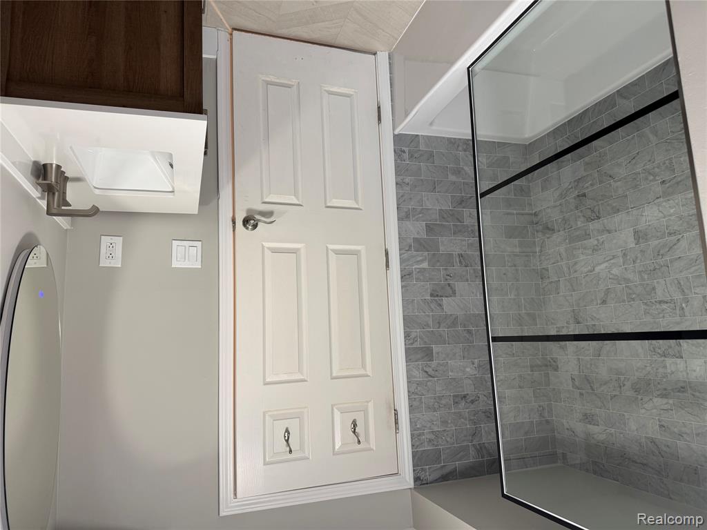 635 Timberline Drive, Rochester Hills, MI 48309 — Photo 38