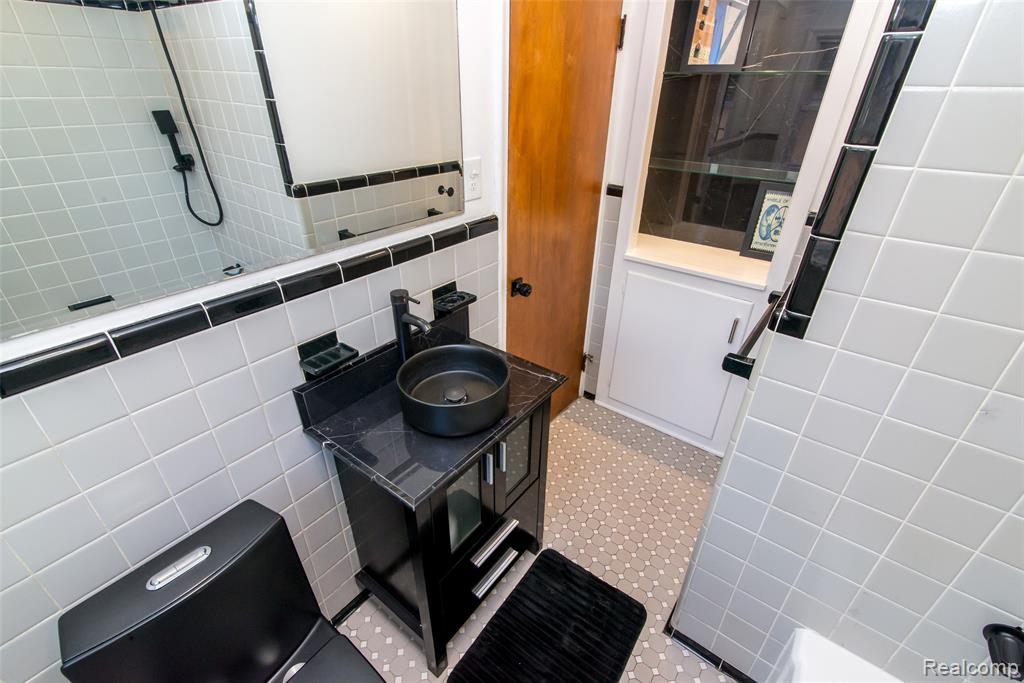 17145 Fairfield Street, Detroit, MI 48221 — Photo 31