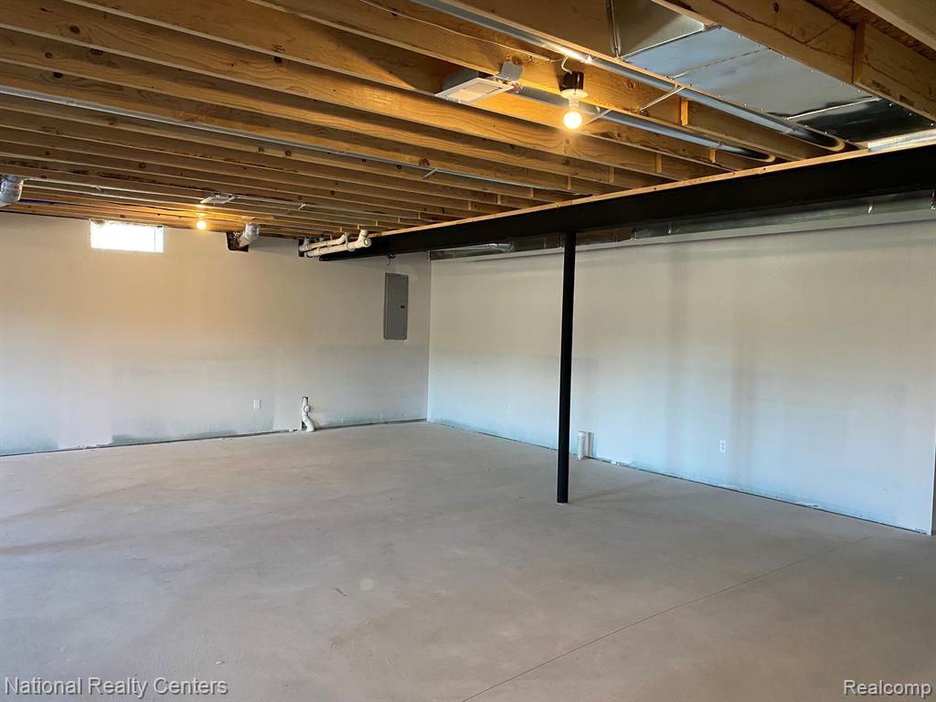 1114 Rochawies Drive, Oakland, MI — Photo 25