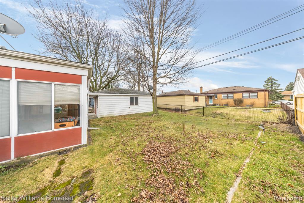 6569 HAWTHORNE Street, Garden City, MI — Photo 28