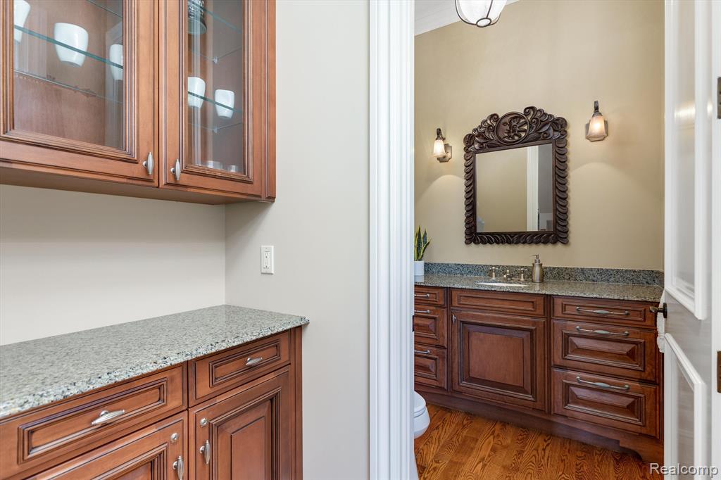 682 WALLACE Street, Birmingham, MI 48009 — Photo 22